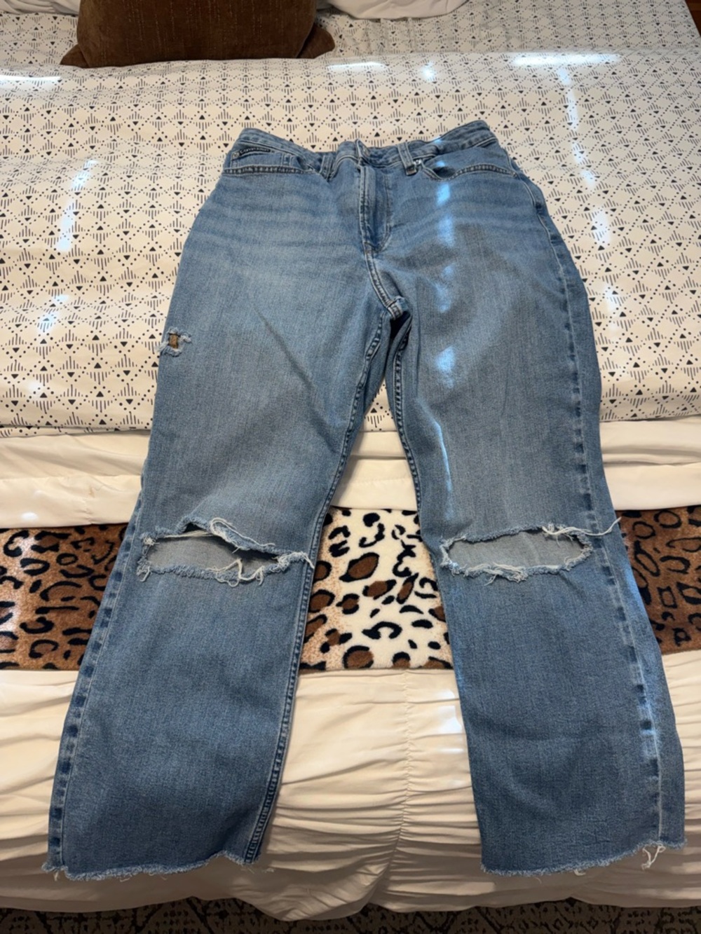 Women's Light Wash Distressed Jeans